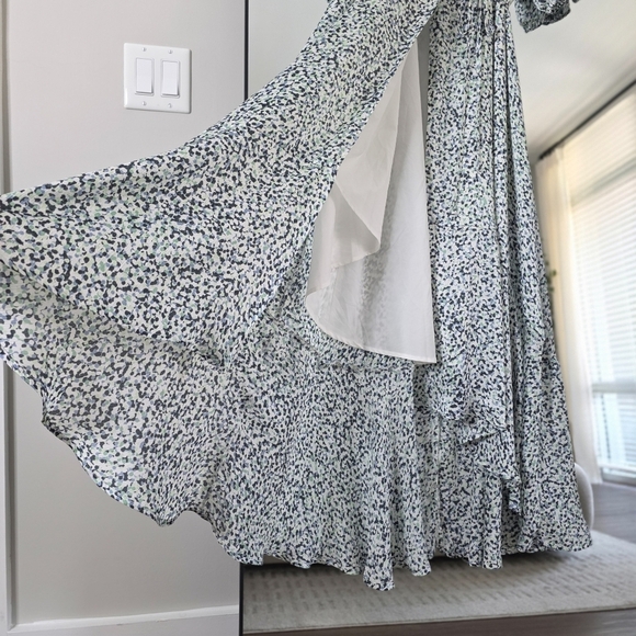 Club Monaco High-Low Easy Midi Wrap Dress in Abstract Polka Dot Print, Size 10 - Picture 6 of 16